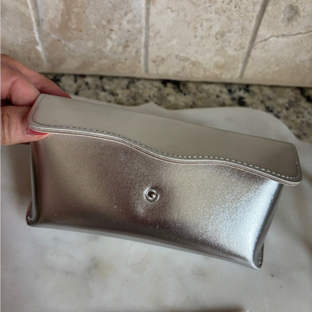 Rebecca Minkoff Silver Hard Case Glass Sunglasses Case with Cleaner cloth - Picture 4 of 6
